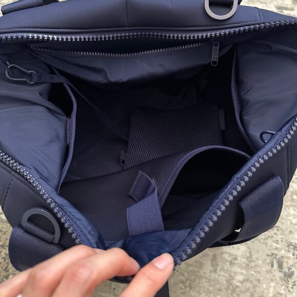 Dagne Dover Landon Medium Neoprene Carryall Storm Blue - Picture 4 of 8